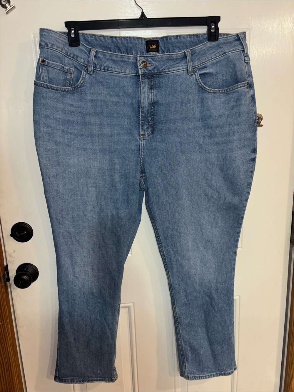 Lee Women's Light Wash Cropped Jeans